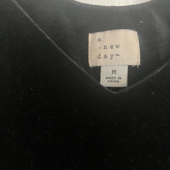 A new day medium black velvet tank top spaghetti strap adjustable v neck - Picture 3 of 7